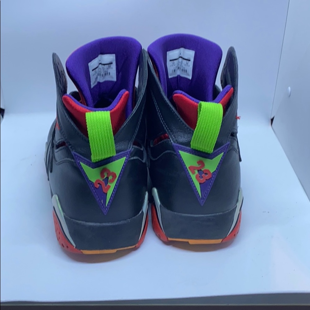 Air Jordan - Picture 2 of 4